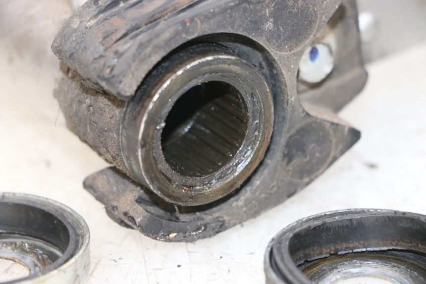 photo de wahacz tylnego zawieszenia YAMAHA YFM R RAPTOR 250 (2008 - 2014) - Zoom stanu zużycia