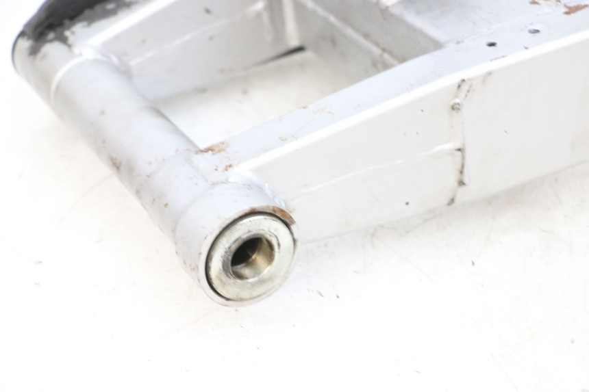 photo de wahacz tylni KAWASAKI ZR 7 750 (1999 - 2004) - Alternatywny kąt