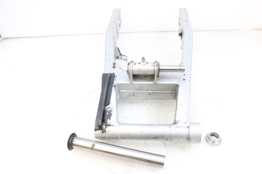 photo de wahacz tylni KAWASAKI ZR 7 750 (1999 - 2004) - Punkty mocowania