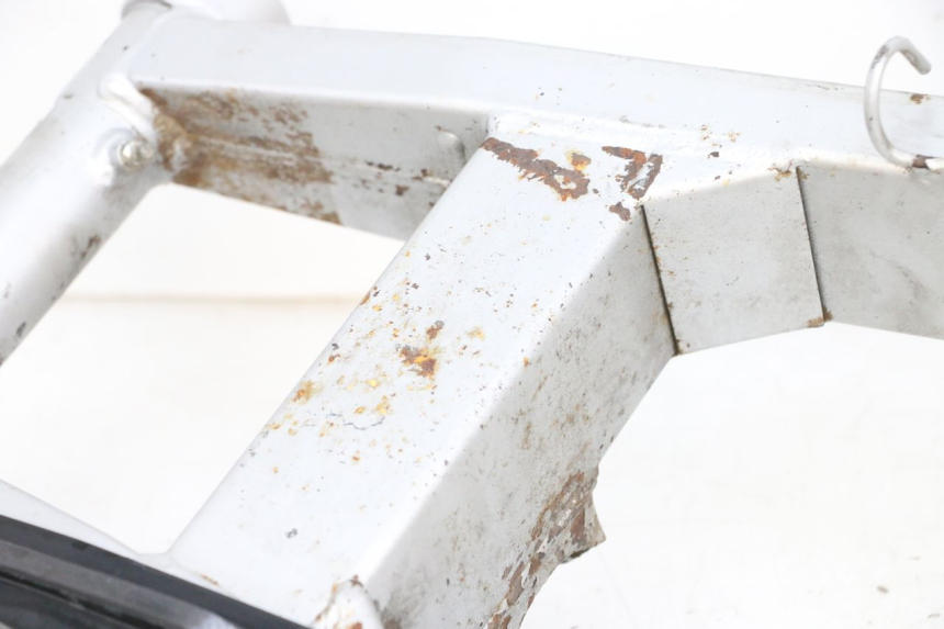 photo de wahacz tylni KAWASAKI ZR 7 750 (1999 - 2004) - Stan powierzchni