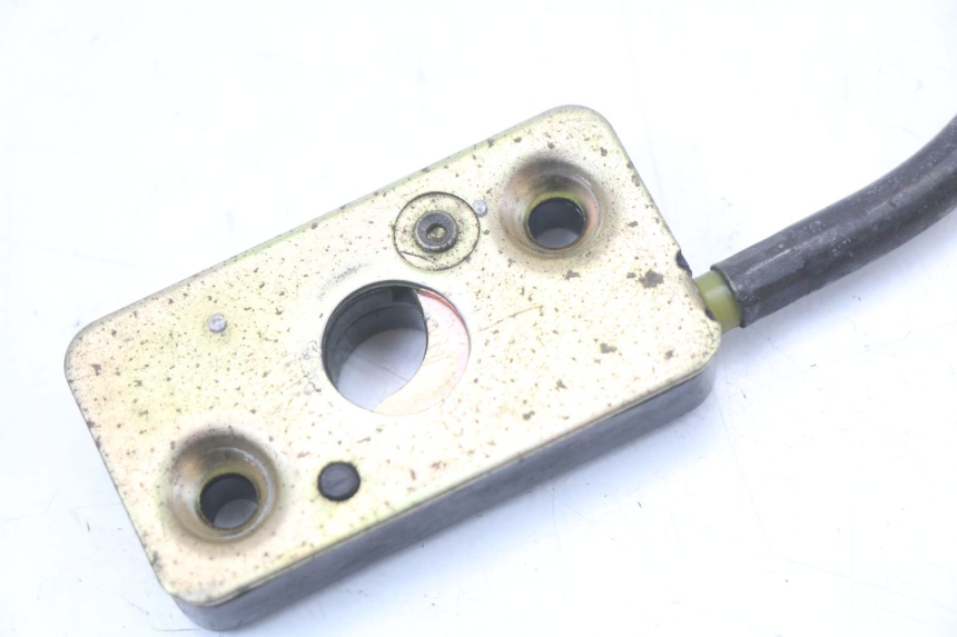 photo de LINKA OTWIERANIA SIEDZENIA SUZUKI GZ MARAUDER 125 (1998 - 2004) - Zbliżenie techniczne