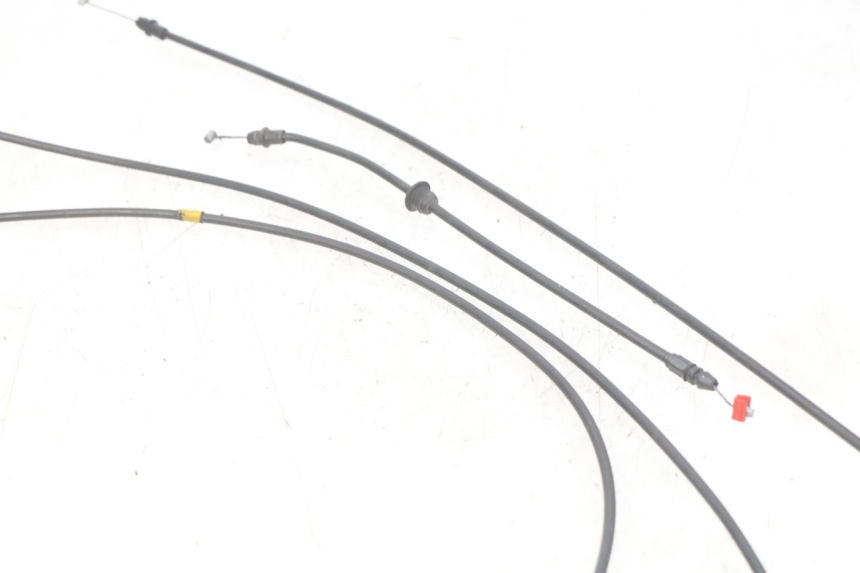 photo de LINKA OTWIERANIA SIEDZENIA PIAGGIO XEVO - X EVO 125 (2007 - 2017) - Szczegół części