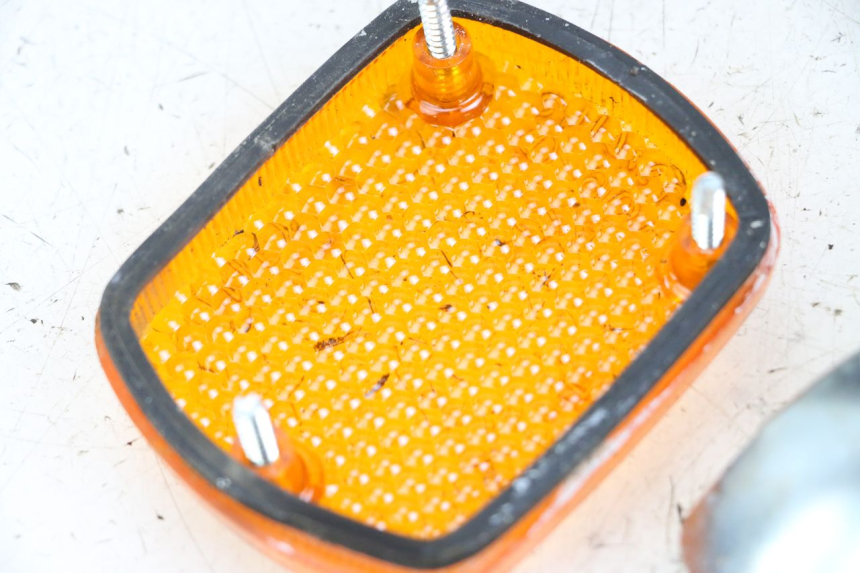 photo de Klosz kierunkowskazu tylnego lewego HONDA CA REBEL 125 (1995 - 2001) - Zoom stanu zużycia