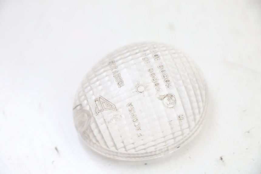 photo de Klosz kierunkowskazu tylnego lewego PEUGEOT TREKKER TKR 50 (2005 - 2014) - Zoom stanu zużycia