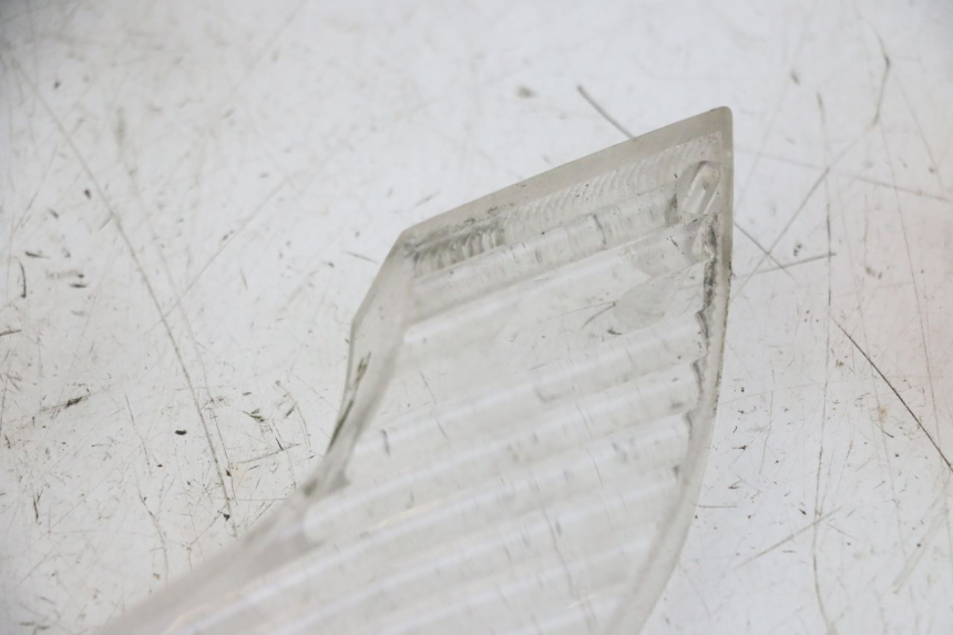 photo de Klosz kierunkowskazu przedniego prawego PEUGEOT VIVACITY NEW 2T 50 (2008 - 2017) - Stan powierzchni