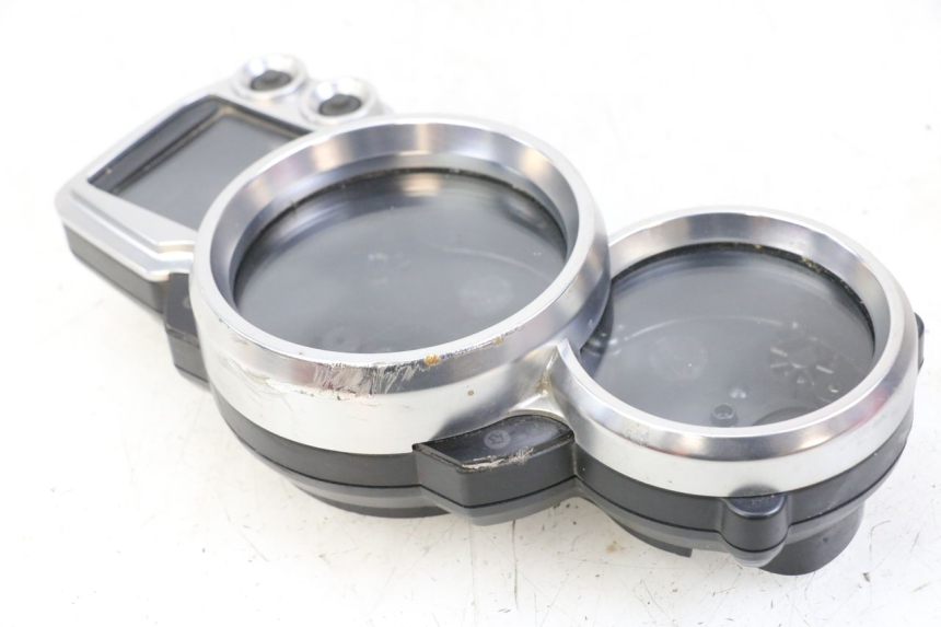 photo de Klosz licznika YAMAHA FJR ABS 1300 (2006 - 2012) - Zbliżenie techniczne