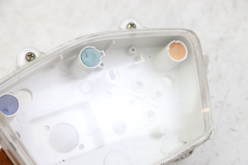 photo de Klosz licznika PEUGEOT KISBEE 4T 50 (2018 - 2022) - Szczegół części