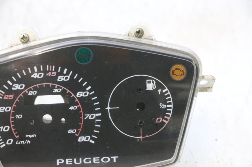 photo de Klosz licznika PEUGEOT KISBEE 4T 50 (2018 - 2022) - Zbliżenie techniczne