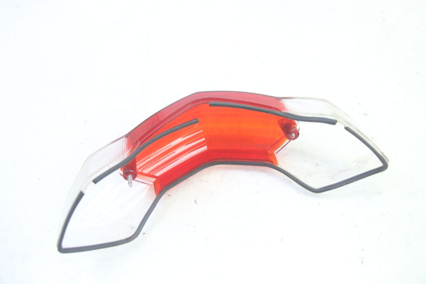 photo de Klosz tylnego światła PEUGEOT KISBEE 4T 50 (2010 - 2017) - Zbliżenie techniczne