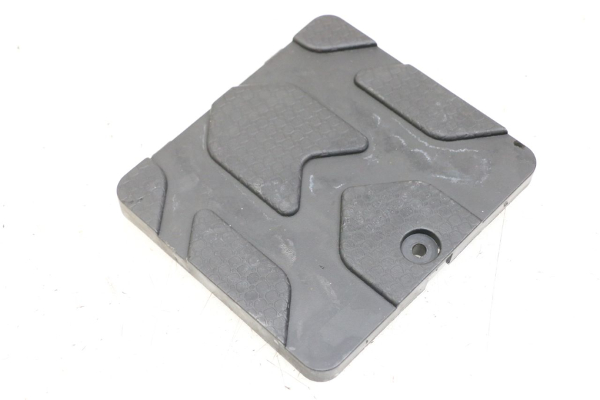 photo de OSŁONA AKUMULATORA DAELIM A-FOUR 2T 50 (2005 - 2012) - Zoom stanu zużycia