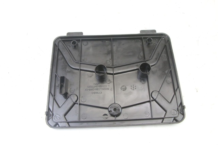 photo de OSŁONA AKUMULATORA KYMCO AGILITY 4T 50 (2005 - 2018) - Inny kąt widzenia