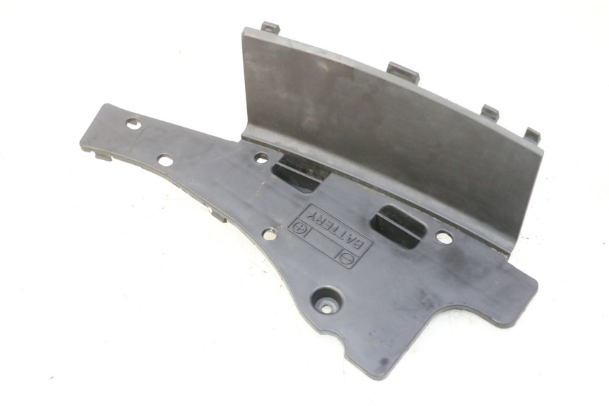 photo de OSŁONA AKUMULATORA SUZUKI BURGMAN 125 (2007 - 2014) - Widok główny