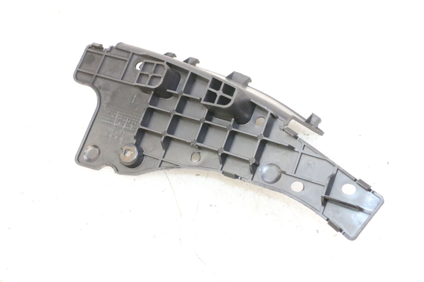 photo de OSŁONA AKUMULATORA SUZUKI BURGMAN 125 (2007 - 2014) - Zoom stanu zużycia