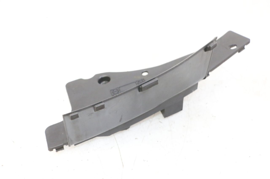 photo de OSŁONA AKUMULATORA SUZUKI BURGMAN 125 (2007 - 2014) - Inny kąt widzenia