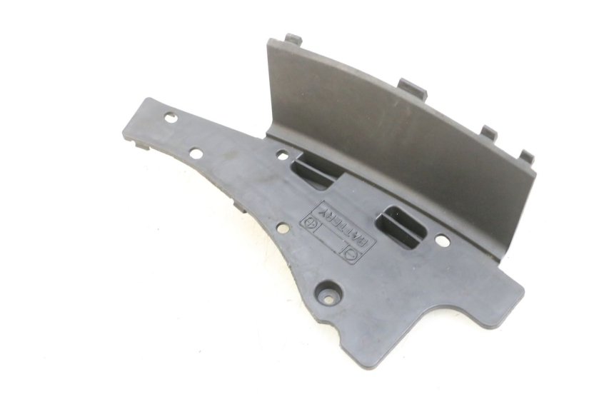 photo de OSŁONA AKUMULATORA SUZUKI BURGMAN 125 (2007 - 2014) - Inny kąt widzenia