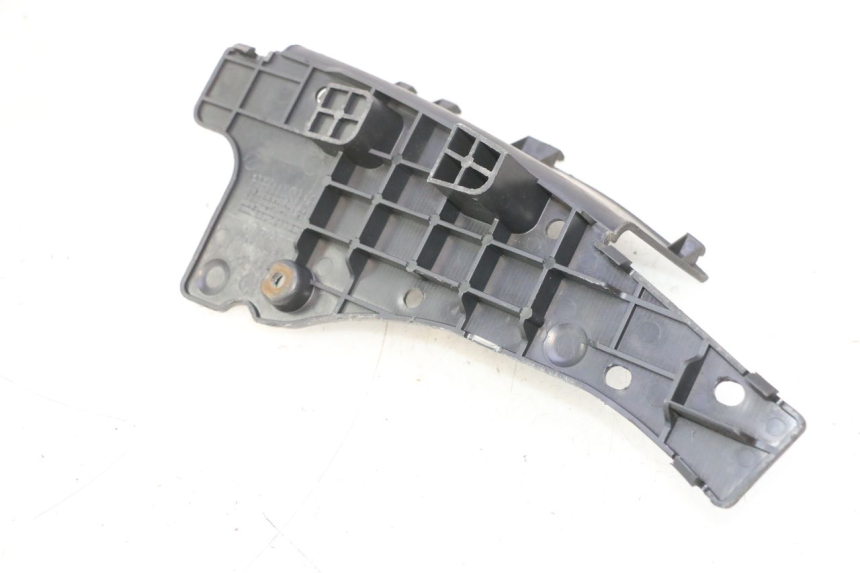 photo de OSŁONA AKUMULATORA SUZUKI BURGMAN 125 (2007 - 2014) - Inny kąt widzenia
