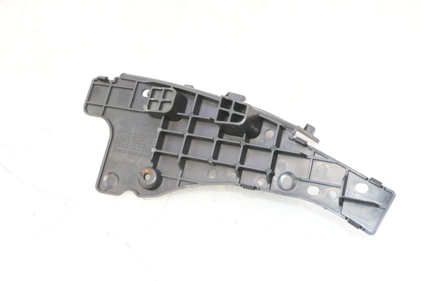 photo de OSŁONA AKUMULATORA SUZUKI BURGMAN 125 (2007 - 2014) - Szczegół części