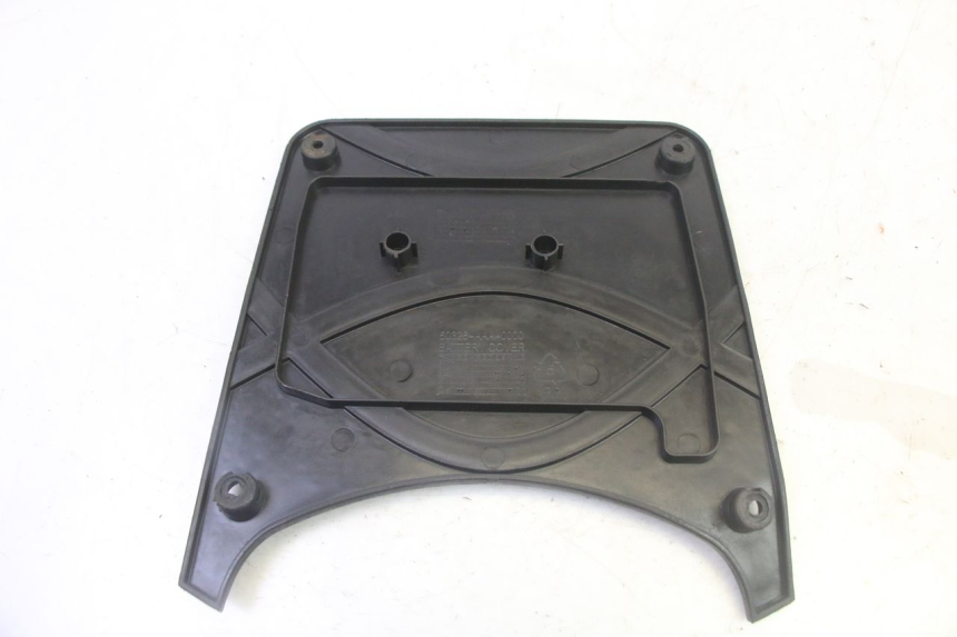 photo de OSŁONA AKUMULATORA SYM CROX 4T 50 (2016 - 2023) - Inny kąt widzenia