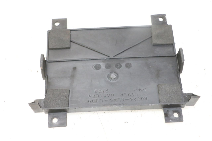 photo de OSŁONA AKUMULATORA KYMCO DINK STREET 125 (2009 - 2014) - Zoom stanu zużycia