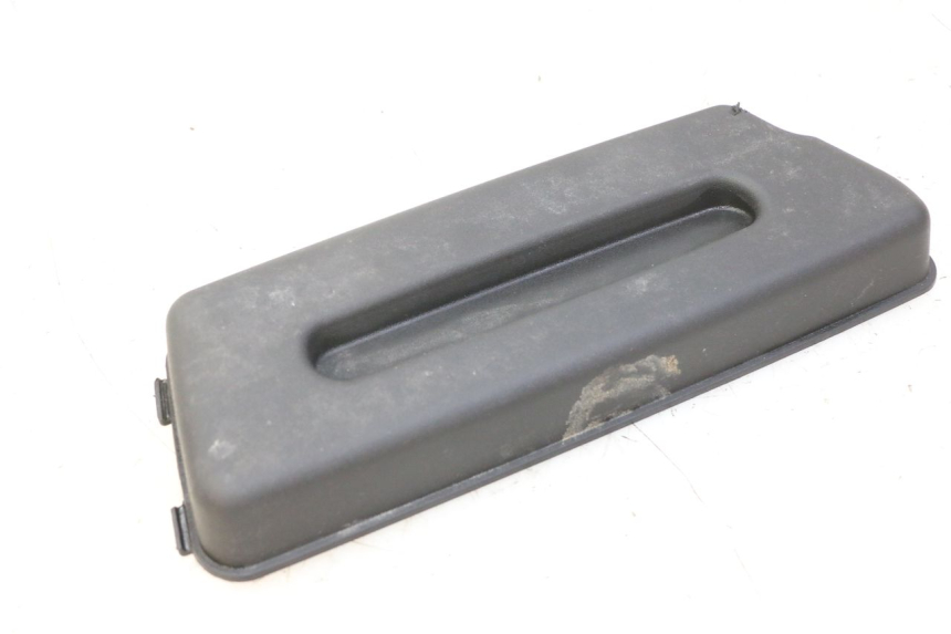 photo de OSŁONA AKUMULATORA PIAGGIO FLY 2T 50 (2004 - 2017) - Zbliżenie techniczne