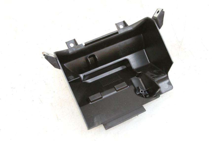 photo de OSŁONA AKUMULATORA HONDA FORZA 125 (2015 - 2016) - Zoom stanu zużycia