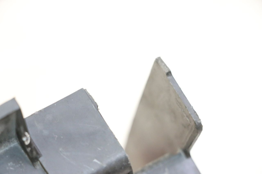 photo de OSŁONA AKUMULATORA YAMAHA FZ6 FAZER S2 600 (2007 - 2011) - Szczegół części