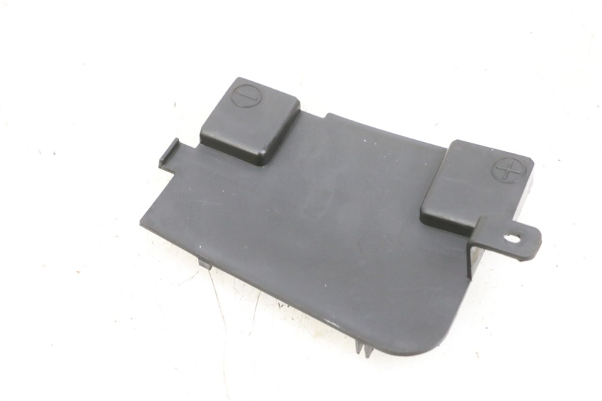 photo de OSŁONA AKUMULATORA SYM GTS EVO 125 (2009 - 2013) - Zoom stanu zużycia