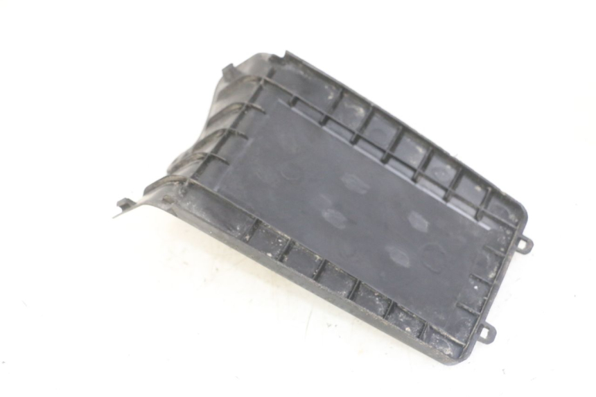 photo de OSŁONA AKUMULATORA PEUGEOT KISBEE 4T 50 (2018 - 2022) - Szczegół części