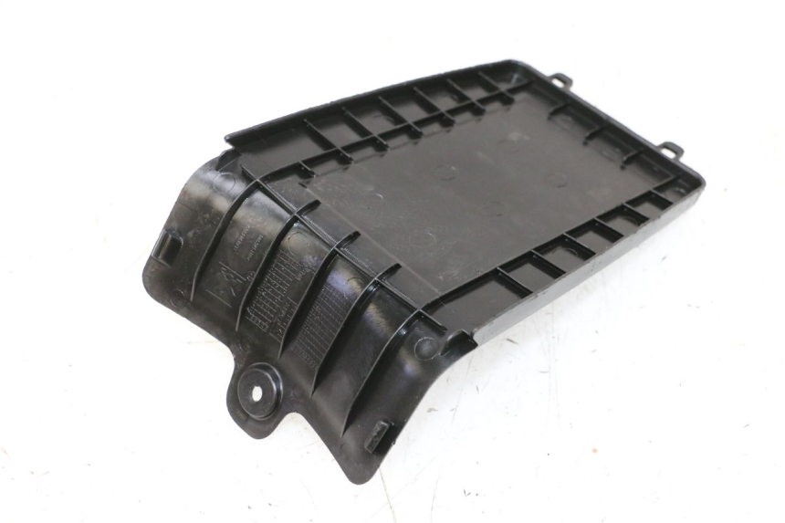 photo de OSŁONA AKUMULATORA PEUGEOT KISBEE 4T 50 (2010 - 2017) - Zoom stanu zużycia