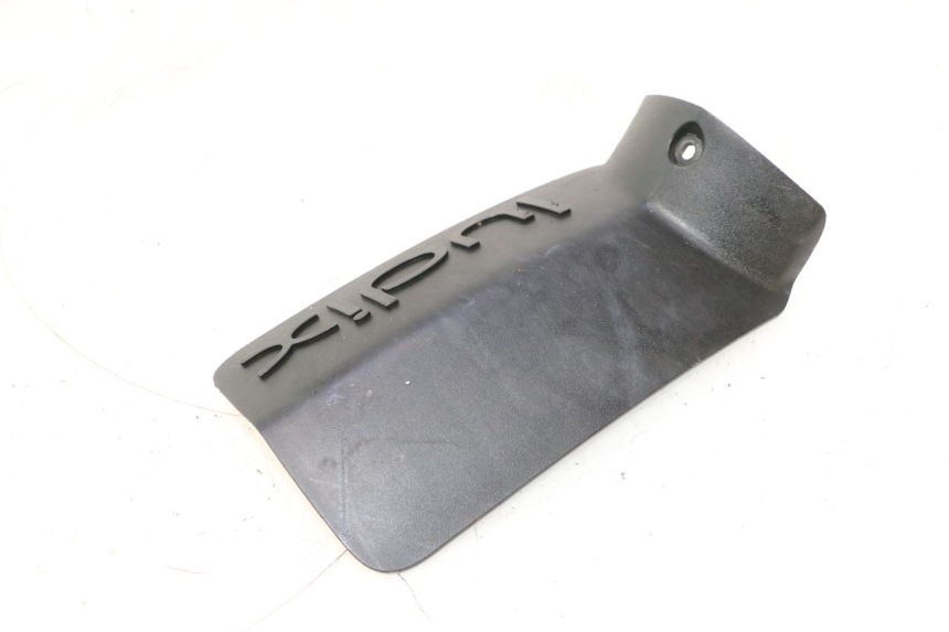 photo de OSŁONA AKUMULATORA PEUGEOT LUDIX 50 (2008 - 2017) - Inny kąt widzenia