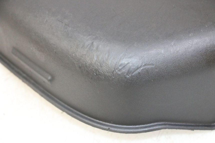 photo de OSŁONA AKUMULATORA PIAGGIO MP3 LT 300 (2010 - 2016) - Inny kąt widzenia