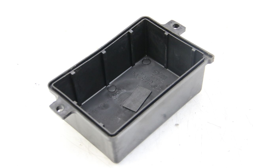 photo de OSŁONA AKUMULATORA SYM ORBIT III 3 4T 50 (2021 - 2025) - Zoom stanu zużycia