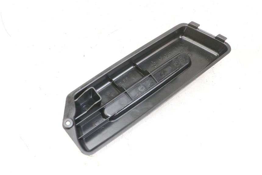 photo de OSŁONA AKUMULATORA PIAGGIO FLY 2T 50 (2004 - 2017) - Szczegół części