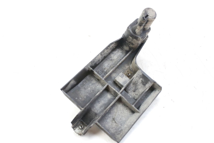 photo de OSŁONA AKUMULATORA APRILIA SCARABEO 100 (2003 - 2012) - Zoom stanu zużycia