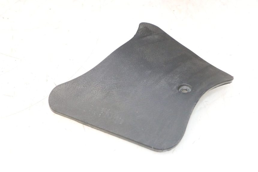 photo de OSŁONA AKUMULATORA YAMAHA YP MAJESTY 125 (2002 - 2006) - Zoom stanu zużycia