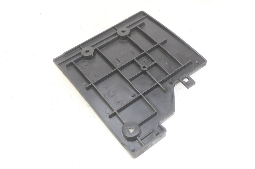 photo de OSŁONA AKUMULATORA UNIVERSAL BIKE ZN50QT-11B 50 (2018 - 2021) - Szczegół części