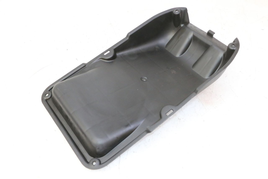 photo de OSŁONA SKRZYNI FILTRA POWIETRZA QUADRO 4 4D 350 (2015 - 2018) - Zoom stanu zużycia