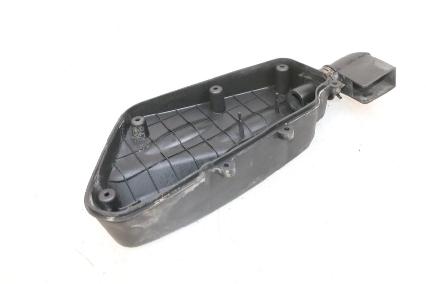 photo de OSŁONA SKRZYNI FILTRA POWIETRZA KYMCO AGILITY 16+ 4T 50 (2018 - 2023) - Zoom stanu zużycia