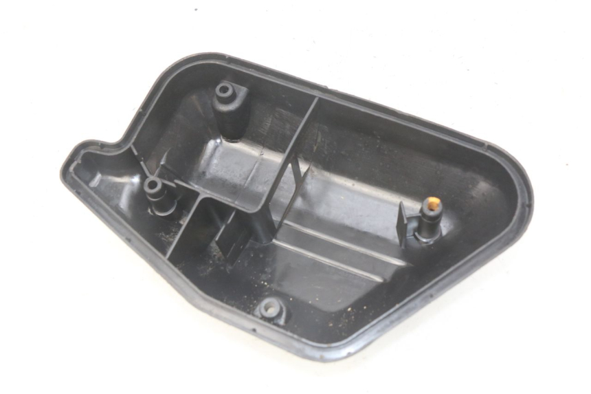 photo de OSŁONA SKRZYNI FILTRA POWIETRZA MBK BOOSTER SPIRIT 50 (1996 - 1999) - Inny kąt widzenia