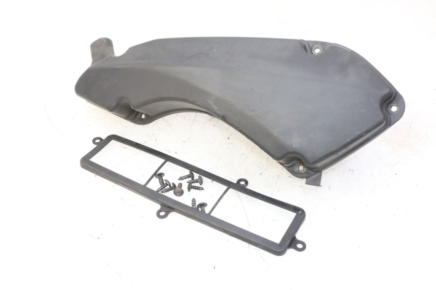 photo de OSŁONA SKRZYNI FILTRA POWIETRZA SUZUKI BURGMAN 125 (2007 - 2014) - Inny kąt widzenia