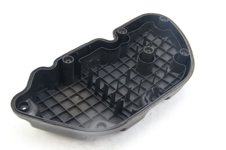 photo de OSŁONA SKRZYNI FILTRA POWIETRZA PIAGGIO MP3 125 (2006 - 2014) - Stan powierzchni