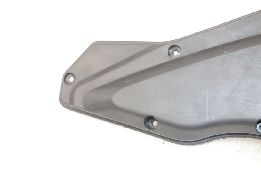 photo de OSŁONA SKRZYNI FILTRA POWIETRZA PEUGEOT VIVACITY 125 (2010 - 2017) - Zoom stanu zużycia