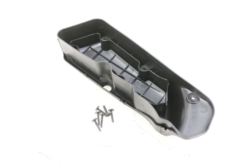 photo de OSŁONA SKRZYNI FILTRA POWIETRZA PIAGGIO VESPA S 2T 50 (2007 - 2014) - Zoom stanu zużycia