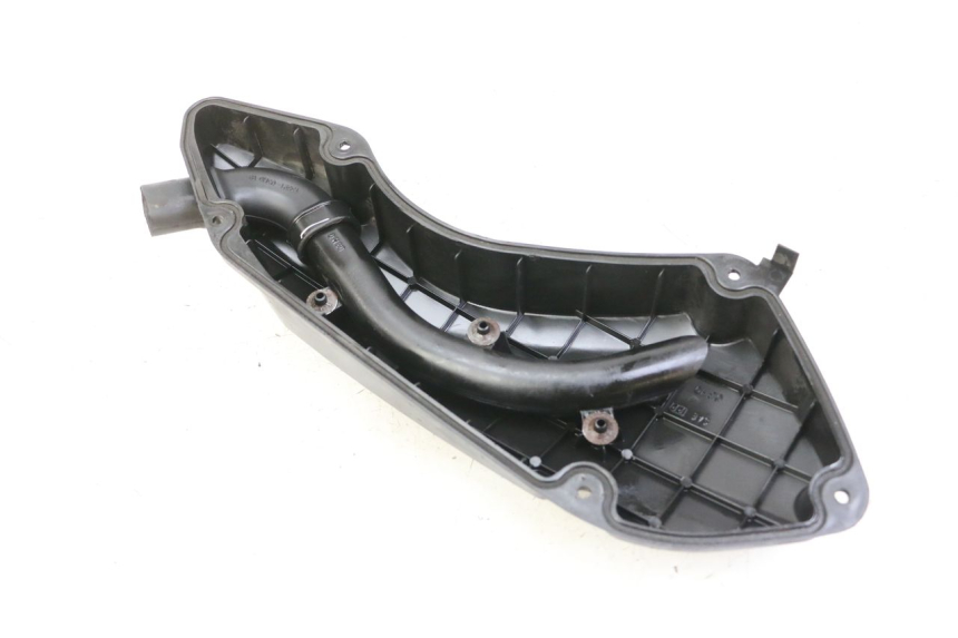 photo de OSŁONA SKRZYNI FILTRA POWIETRZA SUZUKI BURGMAN 125 (2015 - 2017) - Szczegół części