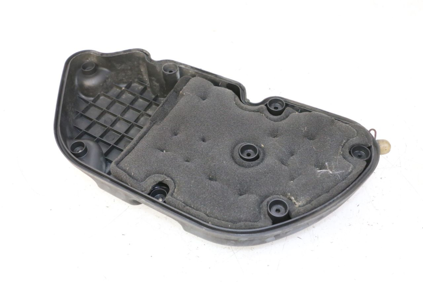 photo de OSŁONA SKRZYNI FILTRA POWIETRZA PIAGGIO X9 EVOLUTION 125 (2003 - 2007) - Zoom stanu zużycia