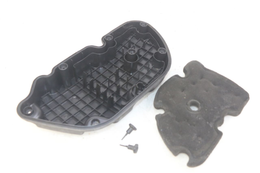 photo de OSŁONA SKRZYNI FILTRA POWIETRZA PIAGGIO XEVO - X EVO 125 (2007 - 2017) - Zoom stanu zużycia