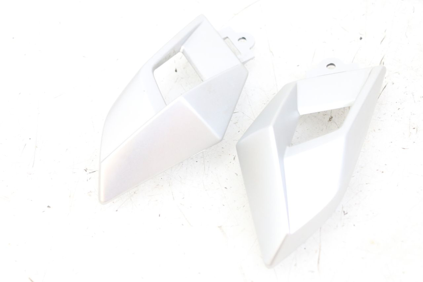 photo de OSŁONA BOCZNA RAMY YAMAHA AEROX 2T 50 (2013 - 2017) - Zoom stanu zużycia