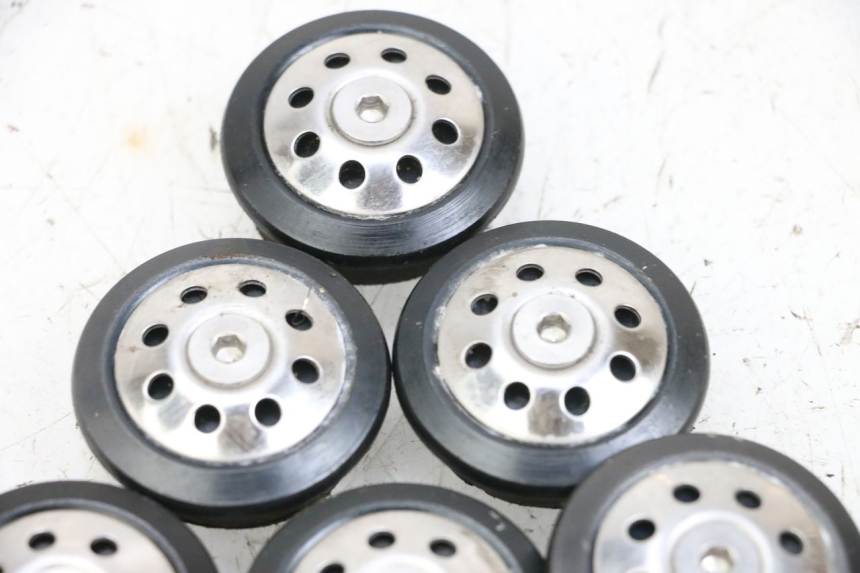 photo de OSŁONA BOCZNA RAMY MAG POWER BOMBERS 4T 50 (2016 - 2026) - Zbliżenie techniczne