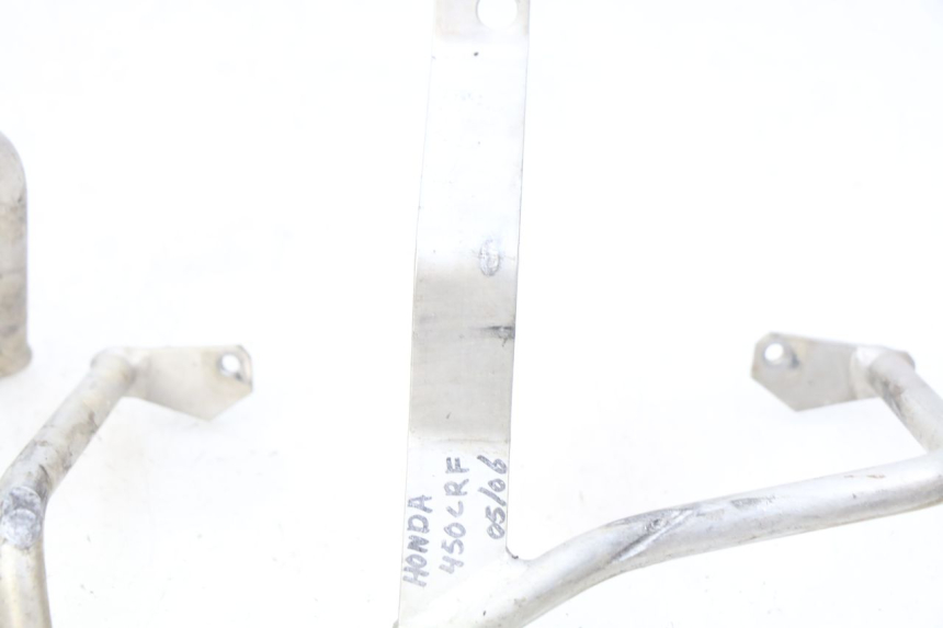 photo de OSŁONA BOCZNA RAMY HONDA CRF CR-F 450 (2005 - 2008) - Szczegóły charakterystyczne