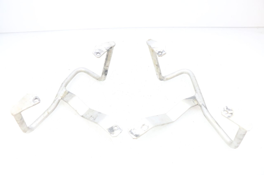 photo de OSŁONA BOCZNA RAMY HONDA CRF CR-F 450 (2005 - 2008) - Zbliżenie techniczne